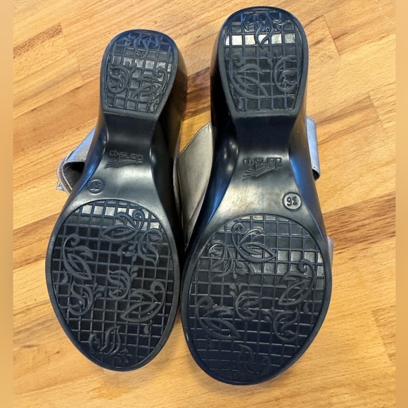 Dansko Donna Pewter Floral Sandals size 36 -6- - Picture 3 of 5
